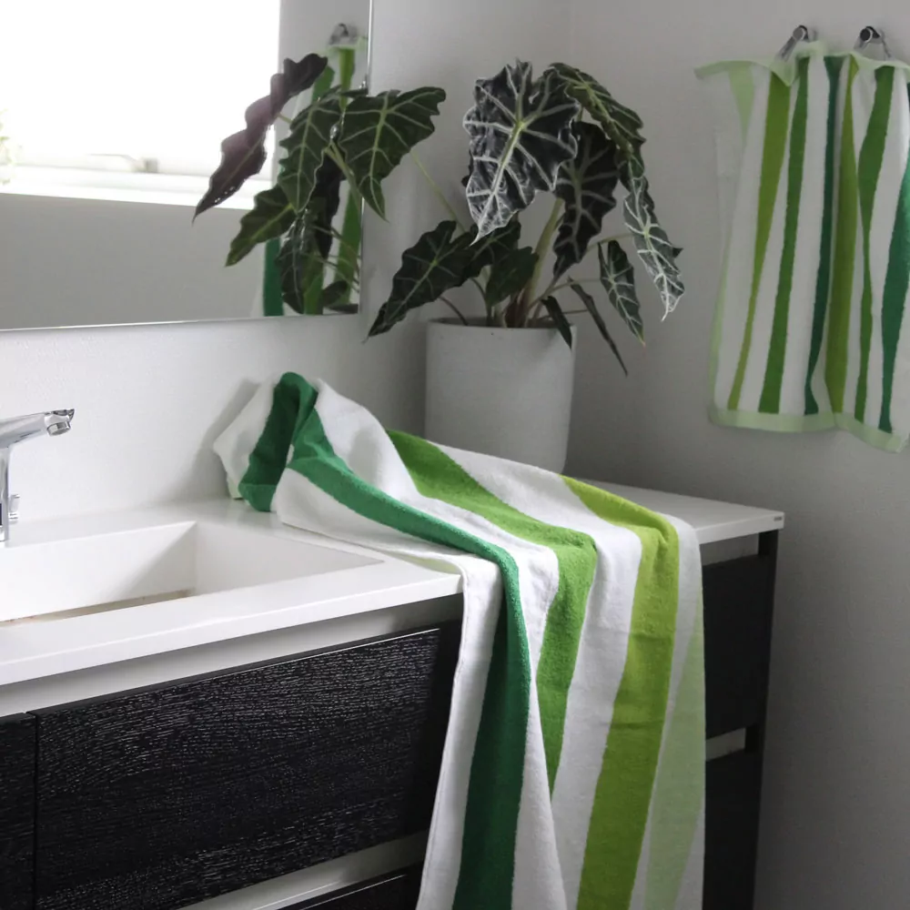 CLASSIC STRIPES Håndklæde 70×140 cm