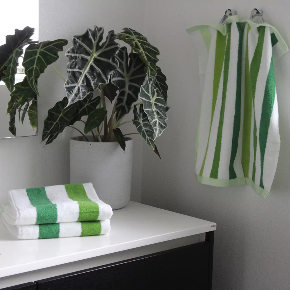 CLASSIC STRIPES Håndklæde 70×140 cm