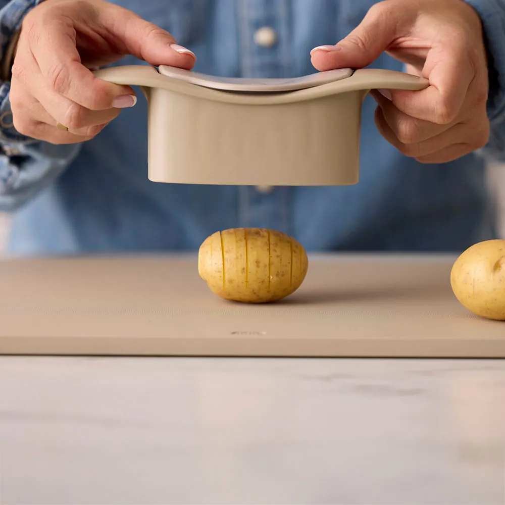 hasselback-skærer humus